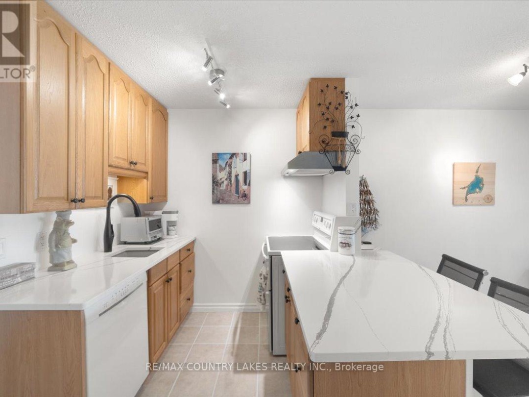 9 3 Paradise Boulevard, Lake Simcoe