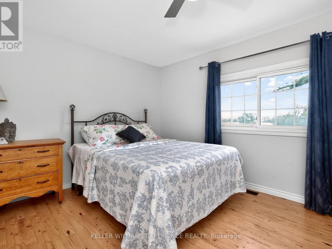 8 THATCHER PLACE, 
