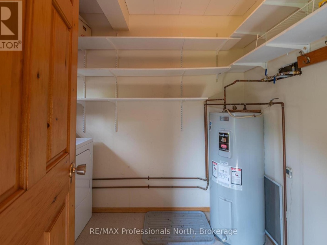 1070 Glamorgan Road E, Gooderham Lake