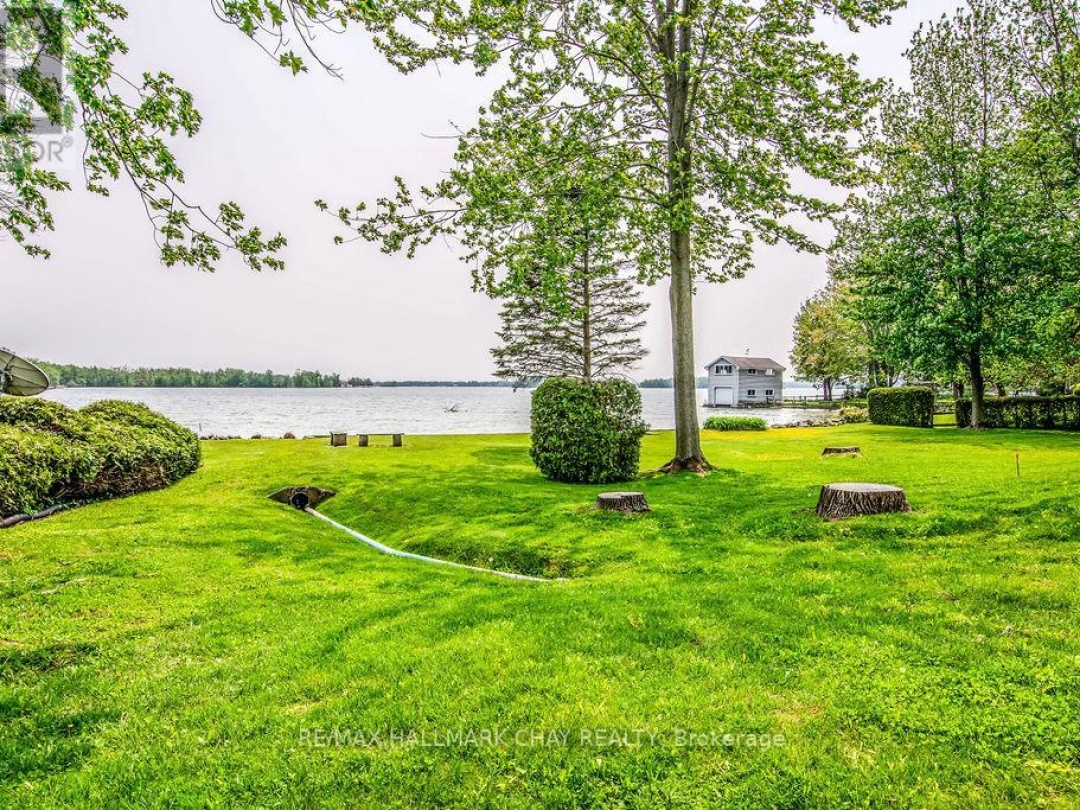 5566 Gray's Bay Road, Lake Couchiching