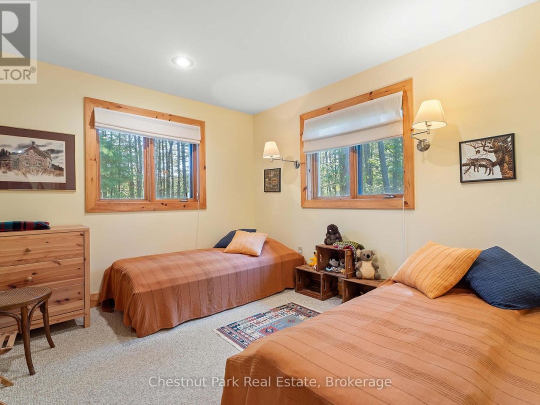 1000 Brown Island, Soyers Lake
