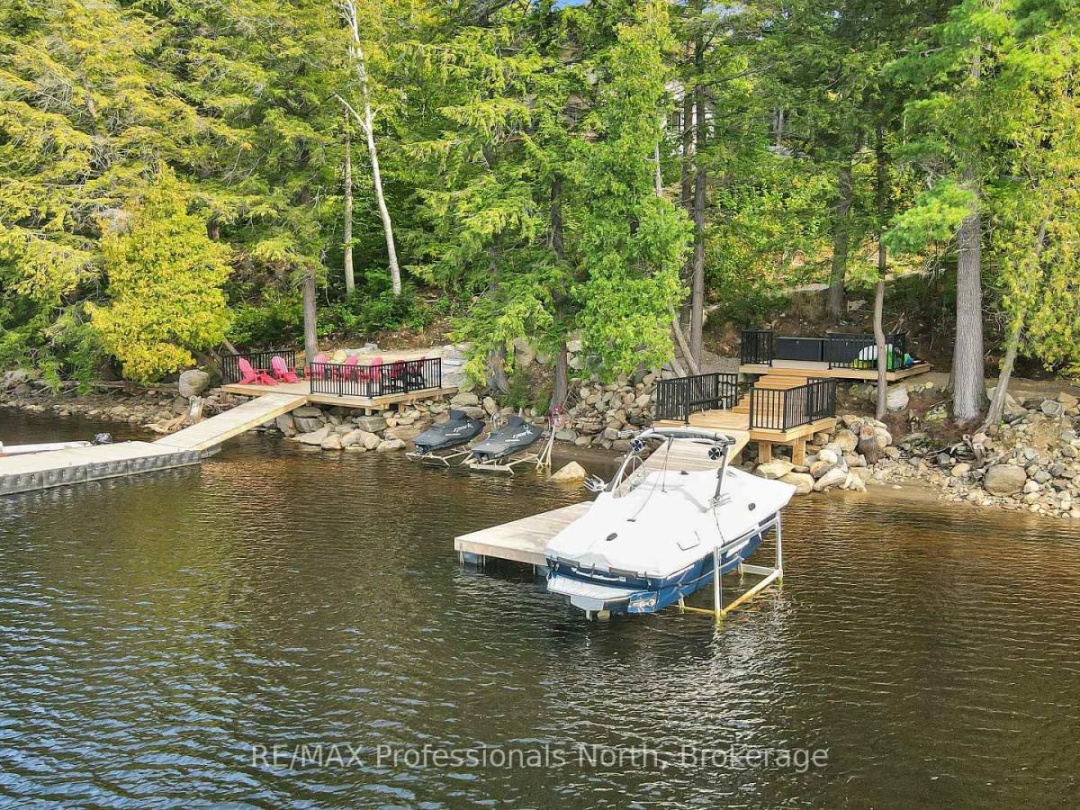 1034 Lone Wolf Crescent, Percy Lake