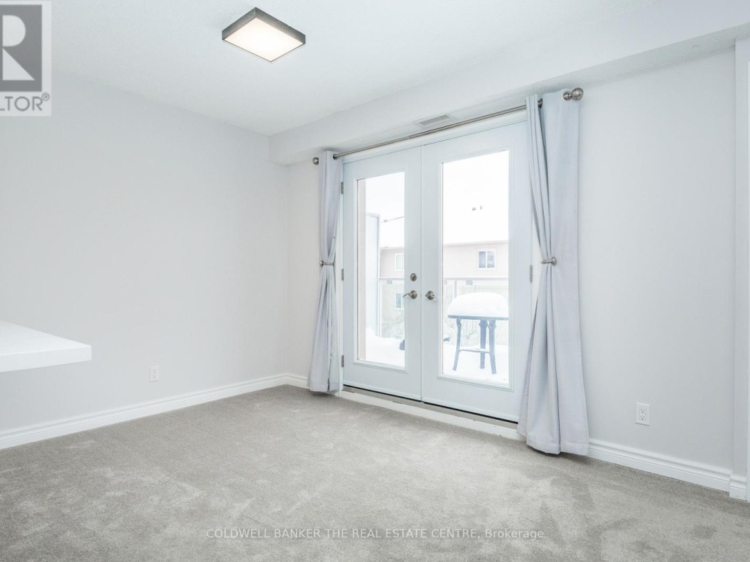 302 - 125 BOND STREET, 