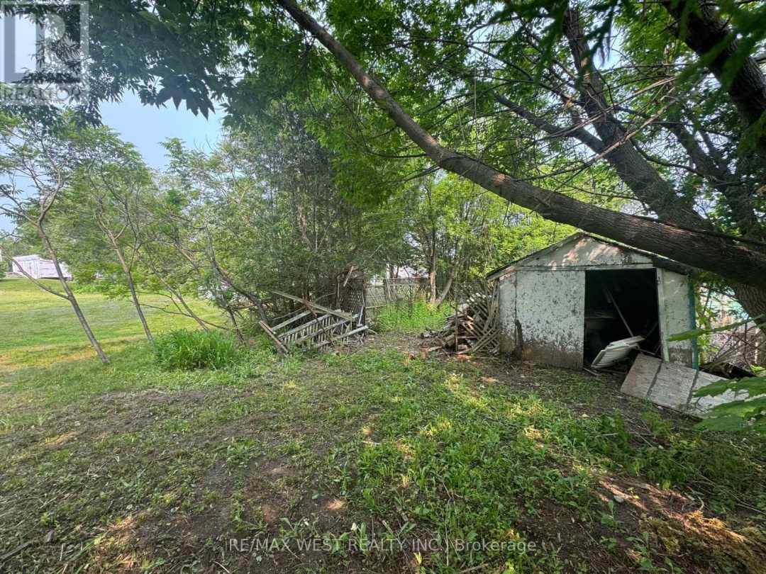 250 KINGFISHER AVENUE, 