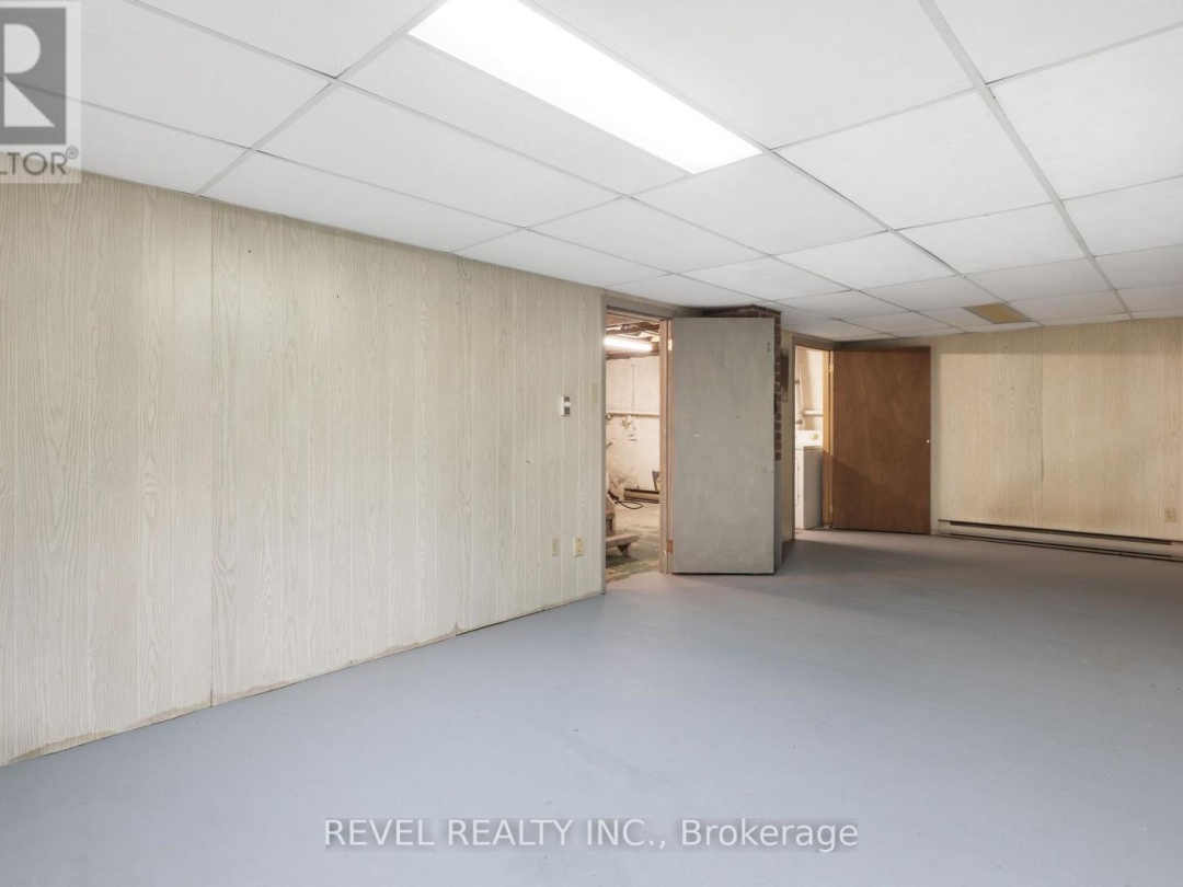 72 KING STREET W, 
