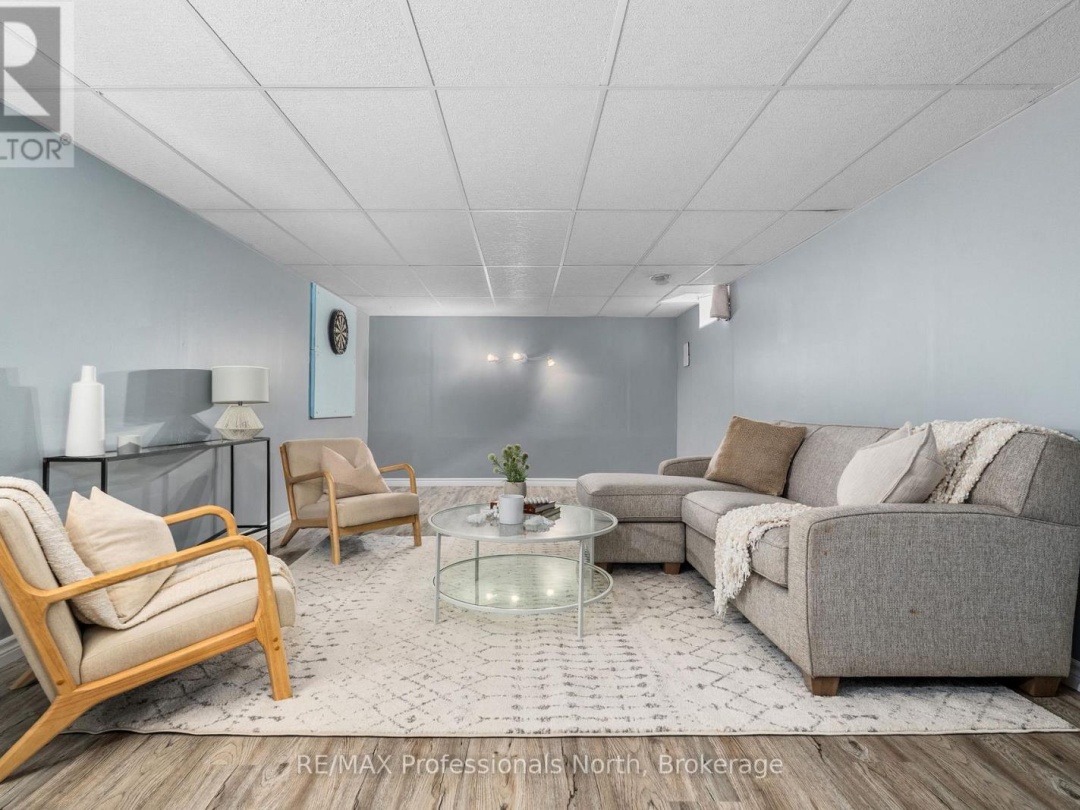 4 RED MAPLE COURT, 
