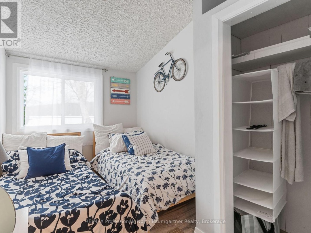1088 Gravel Pit Drive, Canning Lake