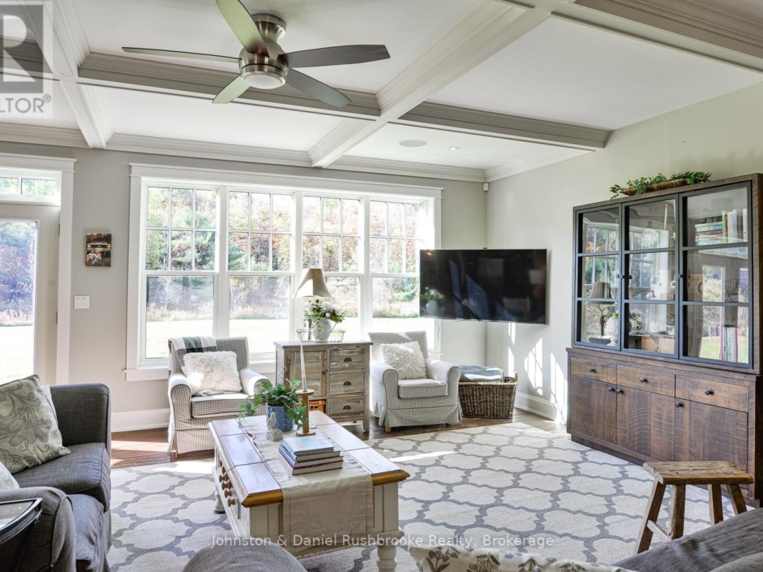 1422 MUSKOKA RD 118 ROAD W, 