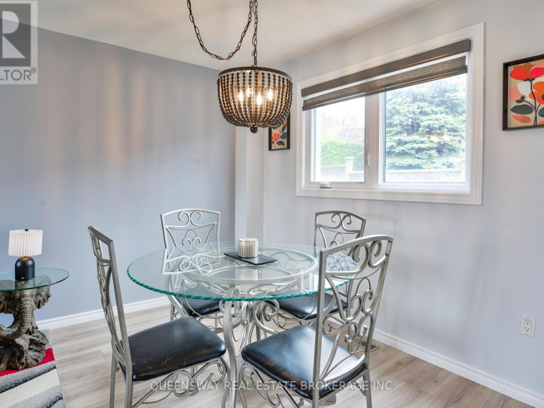 10 LEWIS DRIVE, Orillia