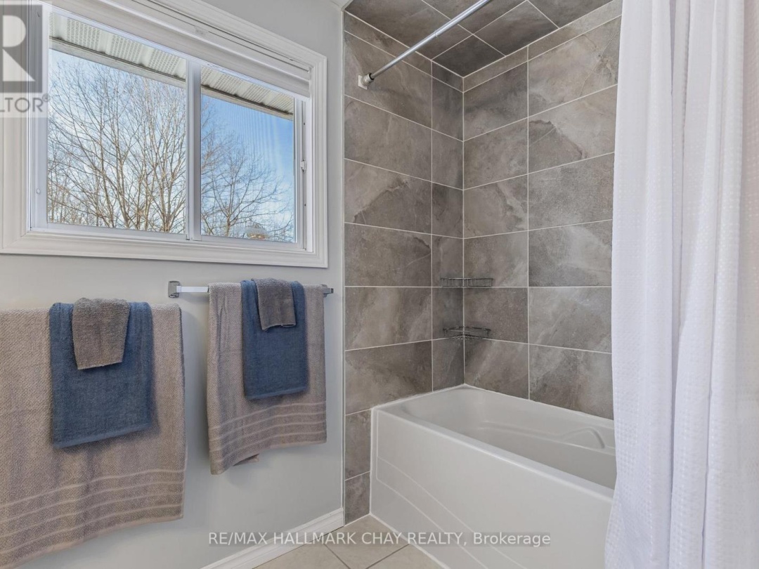 5810 Lowanda Lane, Ramara