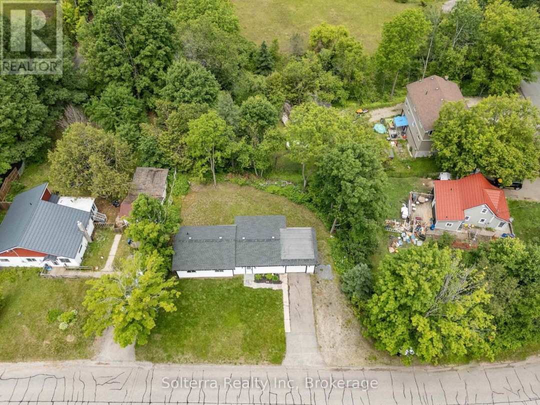 160 WAGNER ROAD W, 