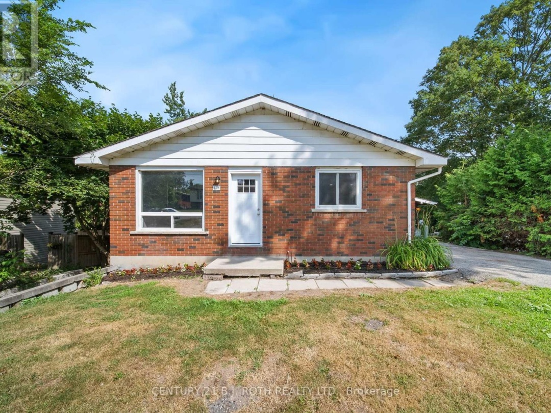 138 SIMCOE STREET, 