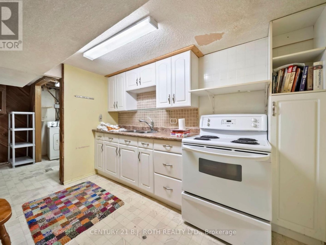 392 BAYVIEW PARKWAY, 