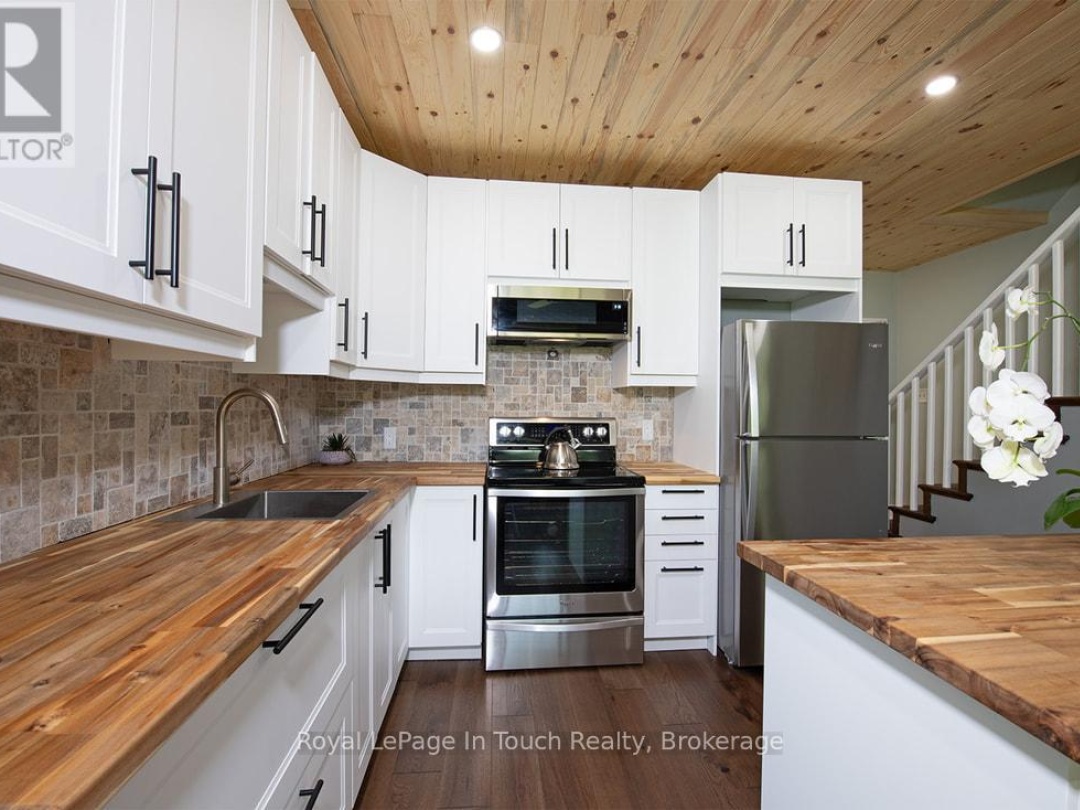 3010 Matchedash Street, Matchedash Bay