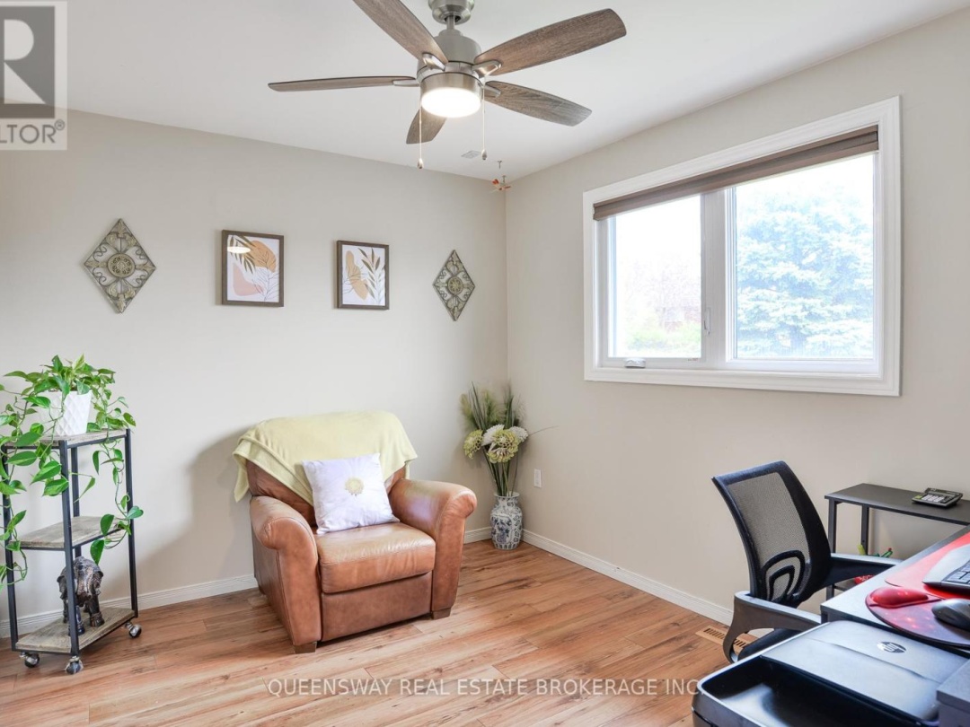 10 LEWIS DRIVE, Orillia