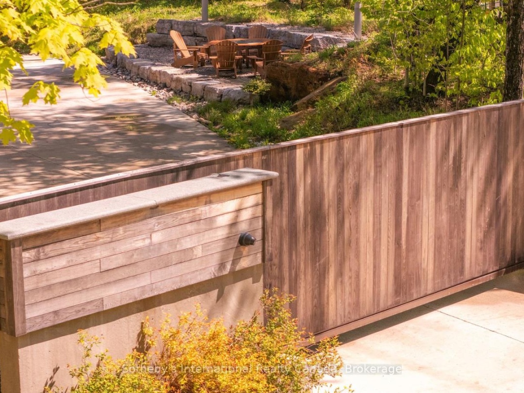 1739 Trapper's Trail Road, Miskwabi Lake