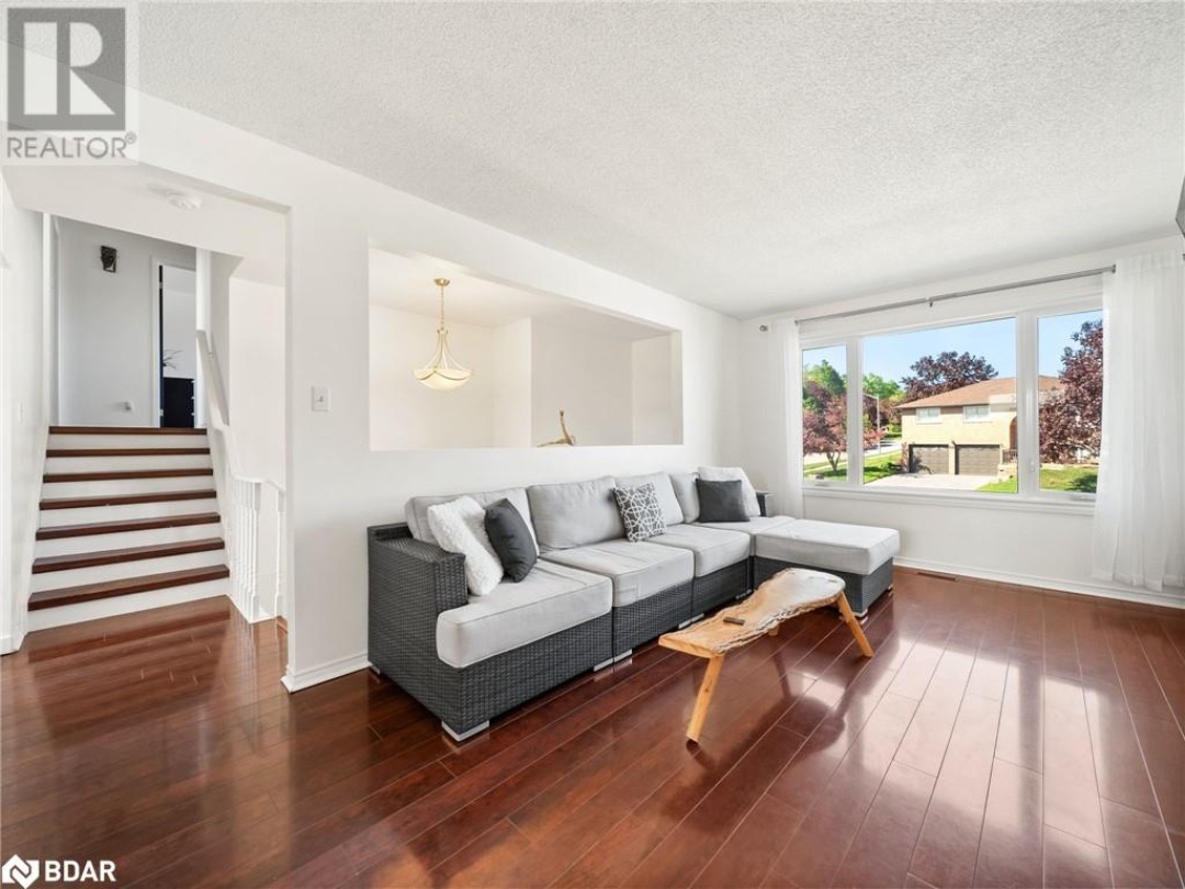 2 CHESTNUT Place, 