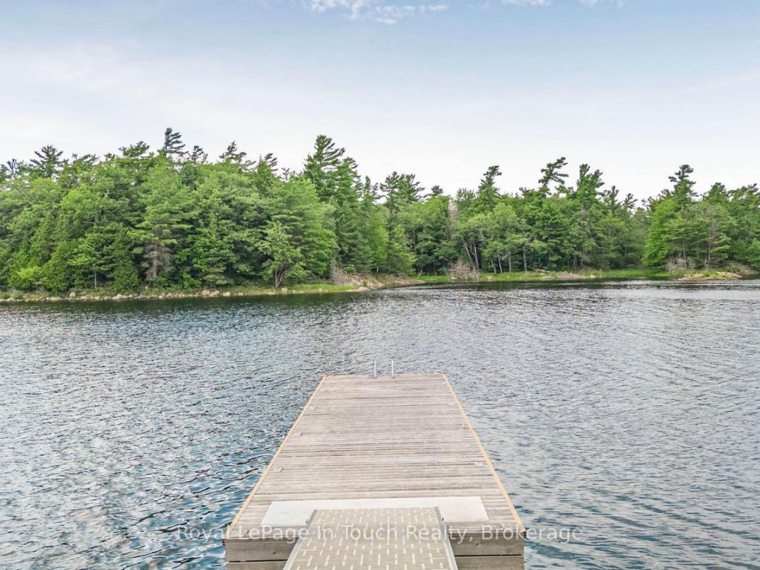 B207 10 Wahsoune Island, Georgian Bay