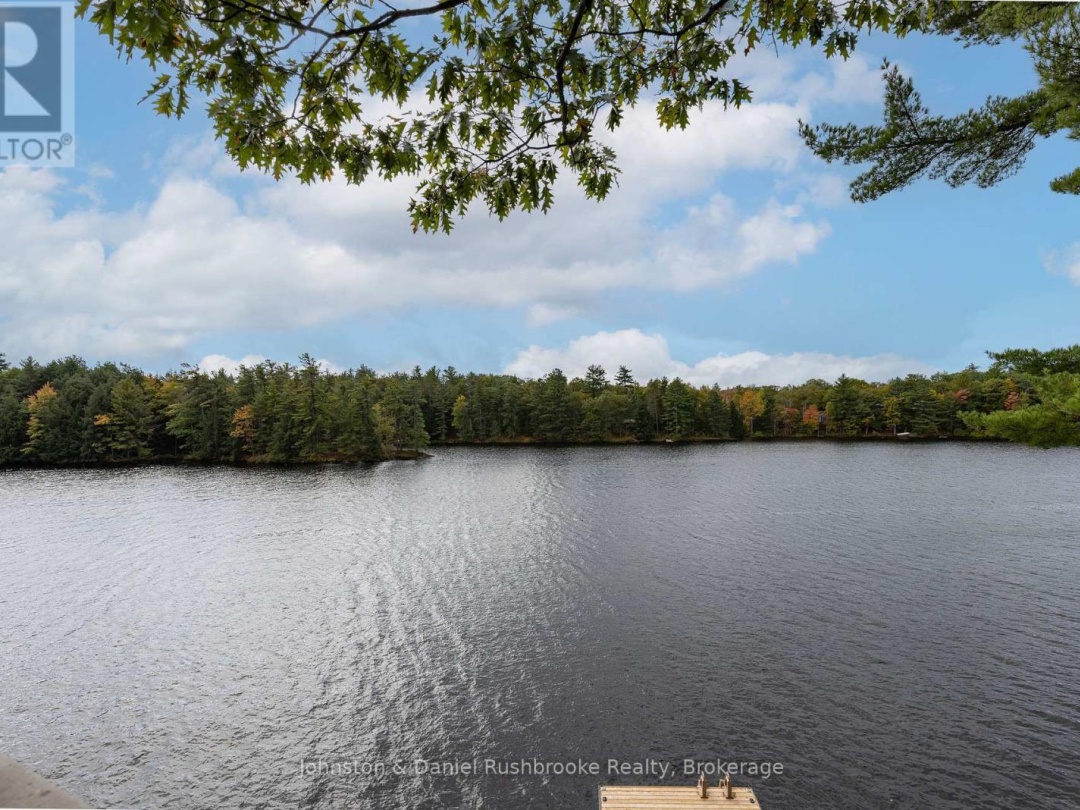 621 Peninsula Road, South Muldrew Lake