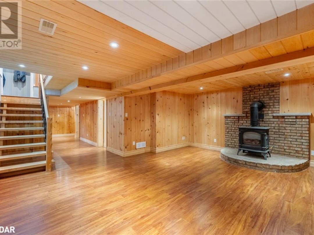 201 Avery Point Road, Dalrymple Lake