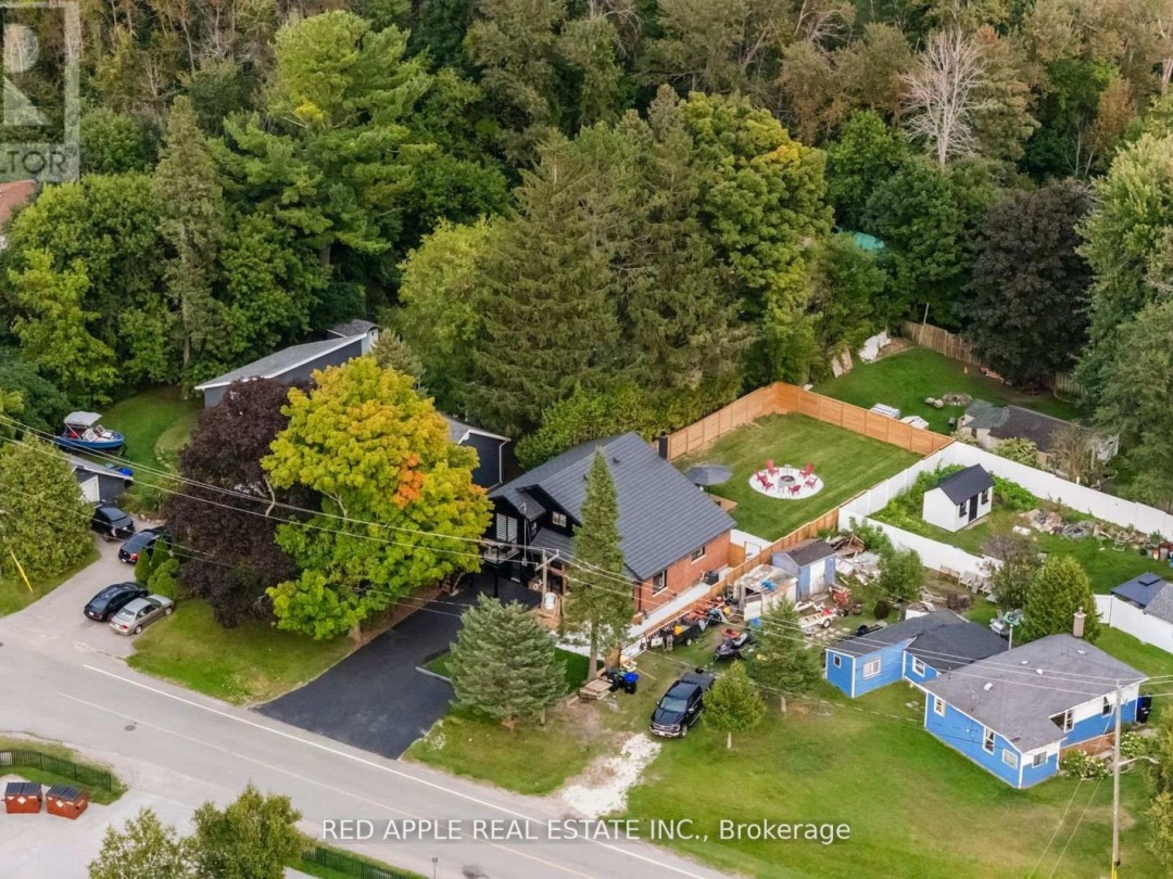 205 Hoyt Avenue, Georgian Bay