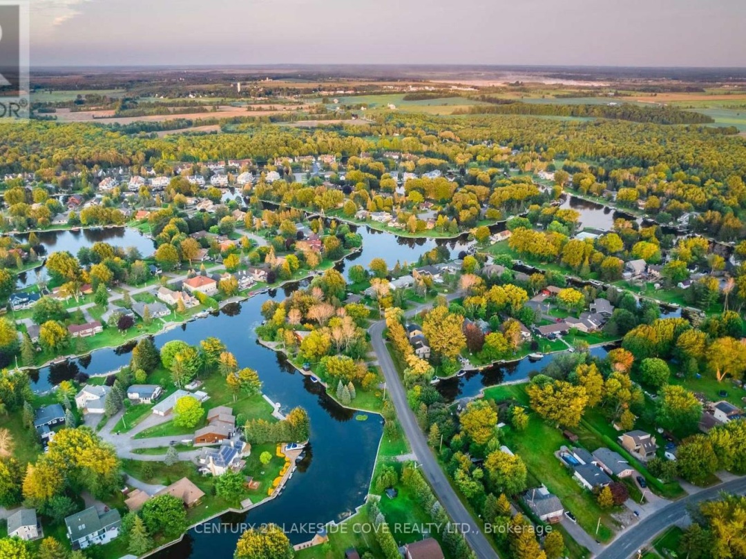 Unit 2 3 Paradise Boulevard, Lake Simcoe