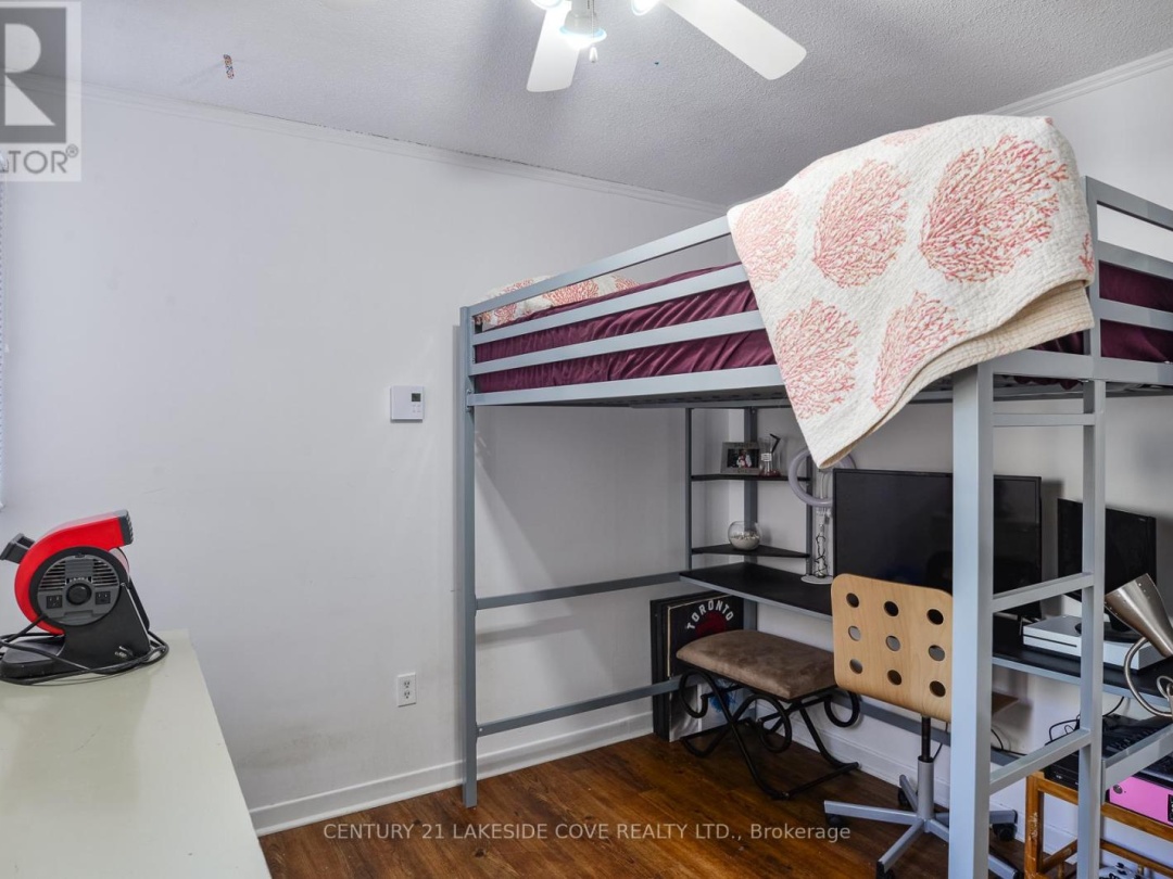 Unit 5 4 Paradise Boulevard, Lake Simcoe
