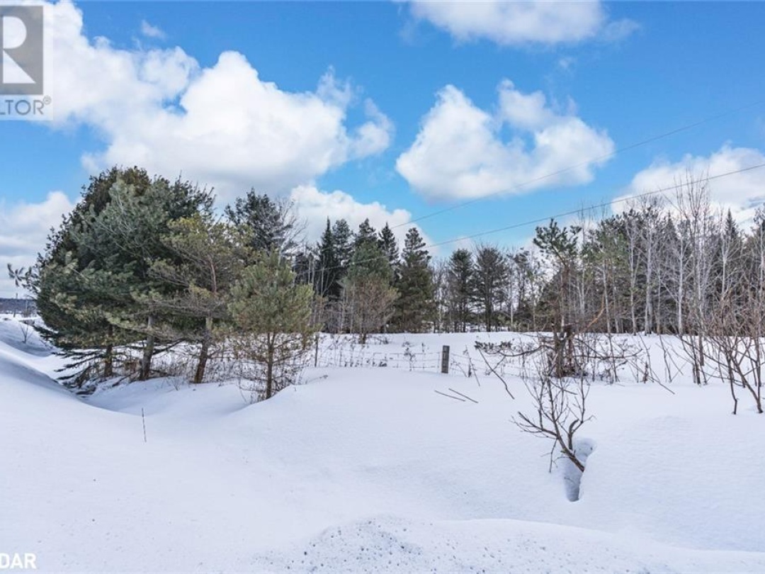 699 Moonstone Road E, Coldwater River