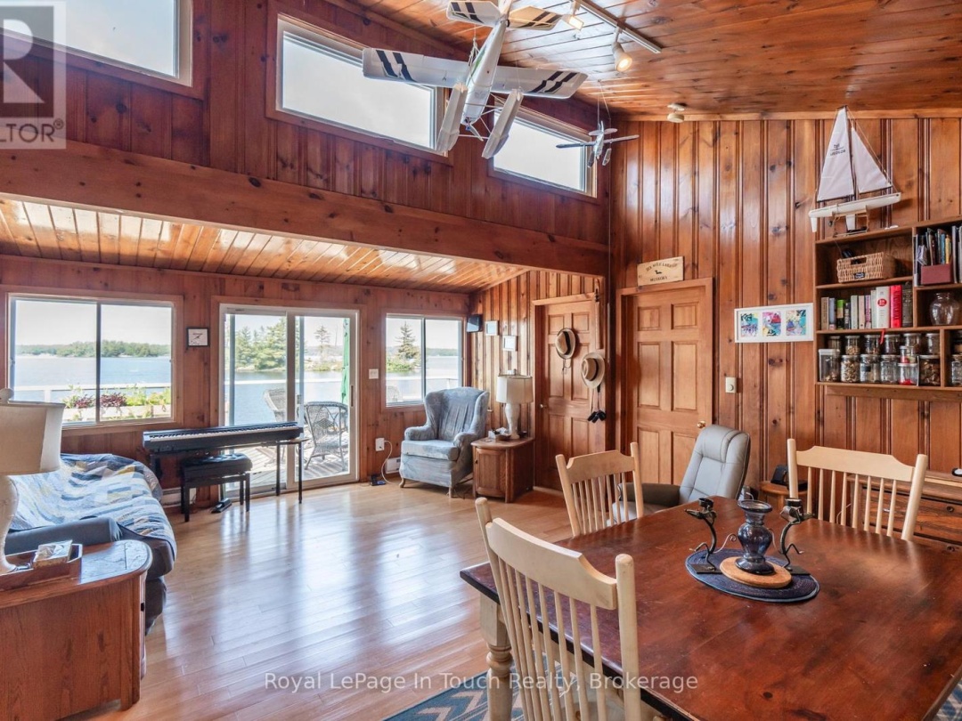 4 IS 270 GEORGIAN BAY ISLAND, 