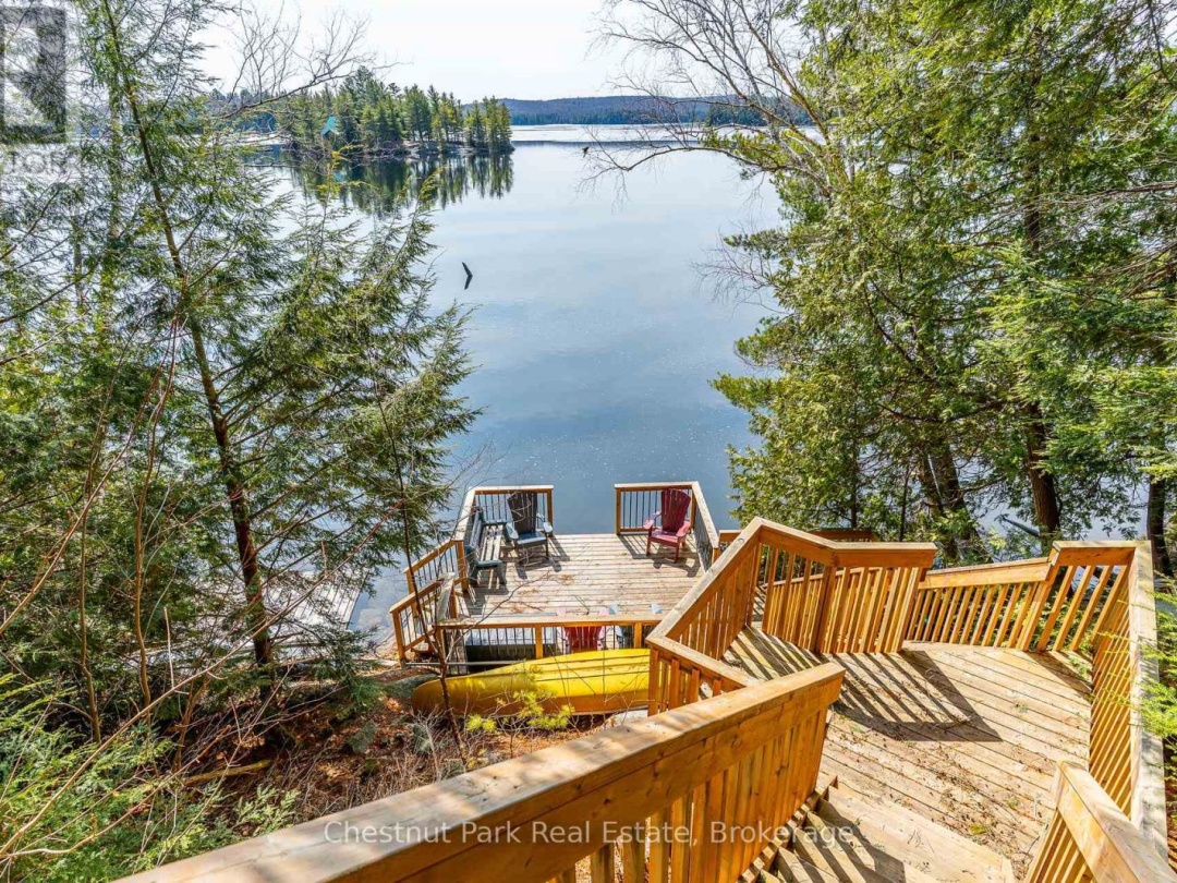 5989 KENNISIS LAKE ROAD, Kennisis Lake