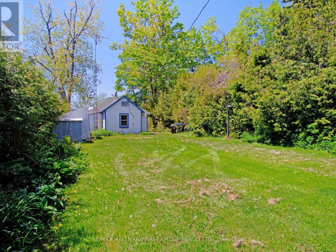 2196 Lakeshore Drive, Lake Simcoe