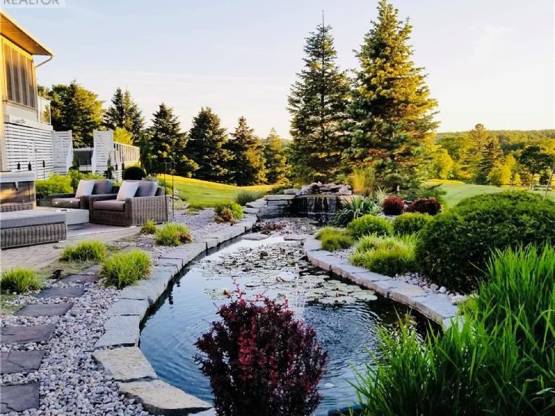 1263 Hawk Ridge Crescent, Severn