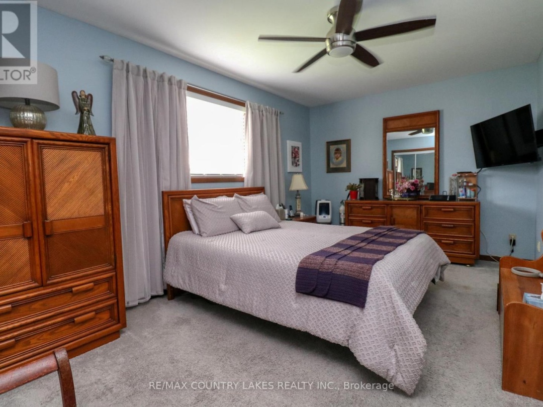 86 Beechwood Avenue, Lake Simcoe