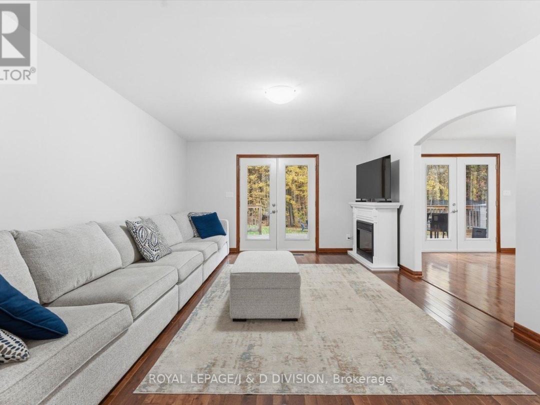 2925 PINECONE TRAIL, 