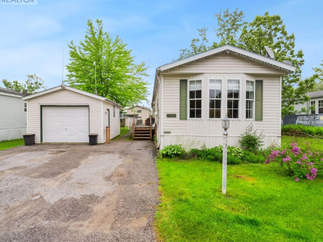 4117 ASH CRESCENT, 