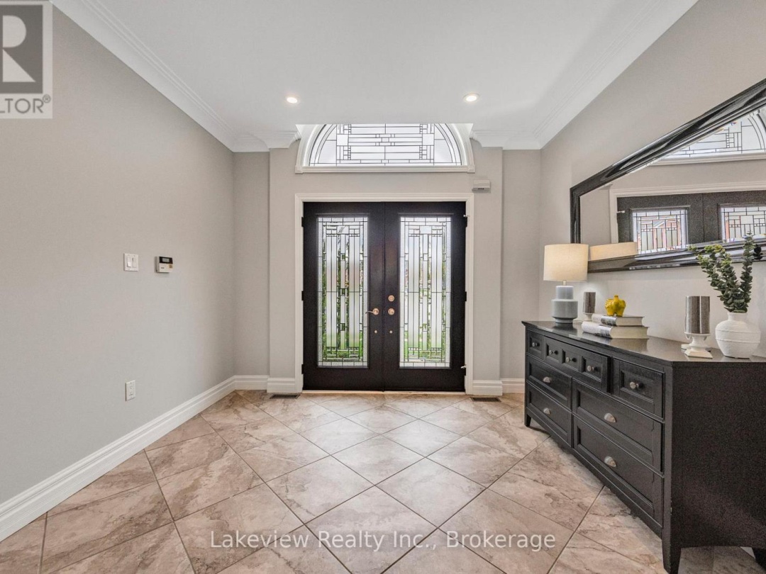 31 CLEOPATRA COURT, Orillia