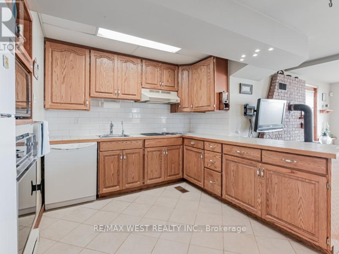 4669 Anderson Avenue, Lake Simcoe