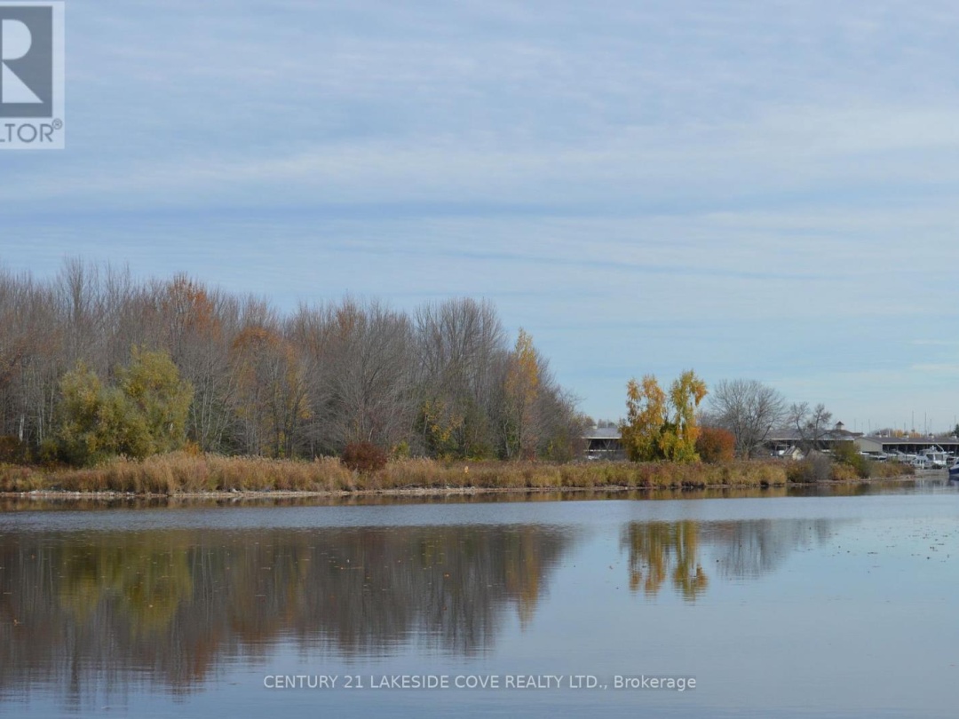 47 Paradise Boulevard, Lake Simcoe