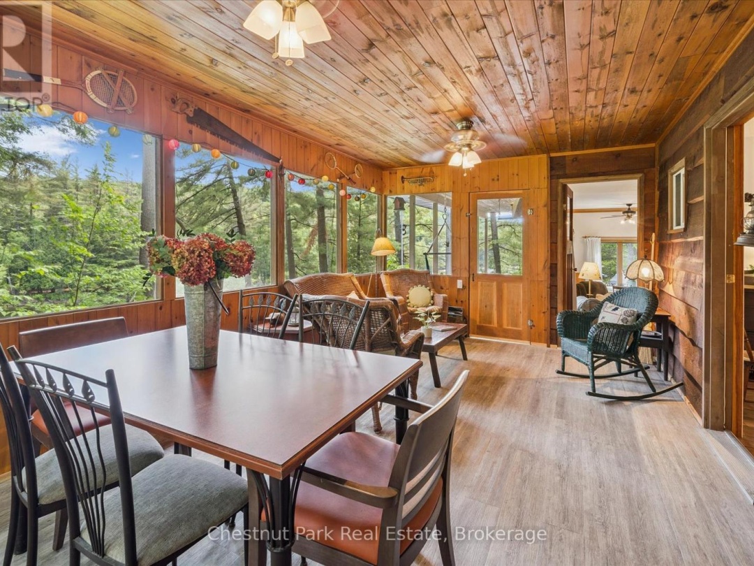 1082 MAPLEWOOD ROAD E, 
