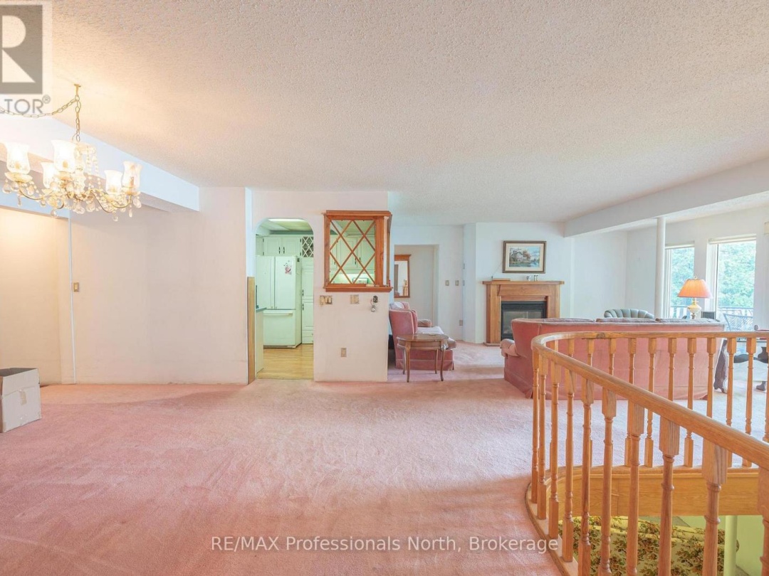 1015 BLACKBERRY LANE, 