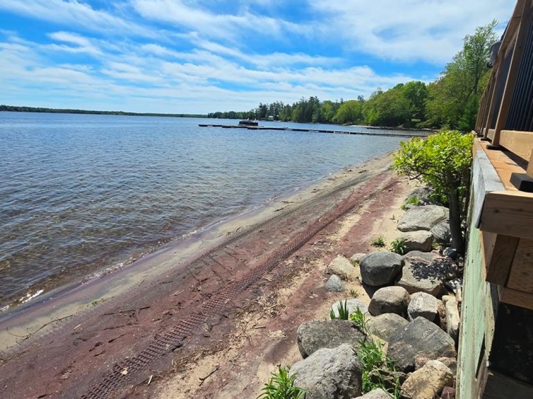 BEACH CHALET #3 - 1230 GRANDVIEW LODGE ROAD, 