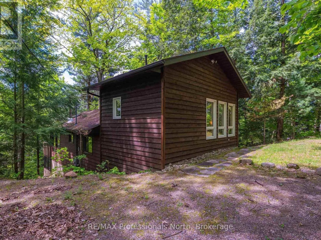 1023 Maiden Trail, Bob Lake