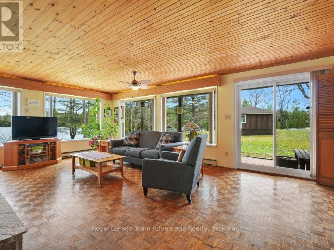 11 Birch Lane, Harris Lake