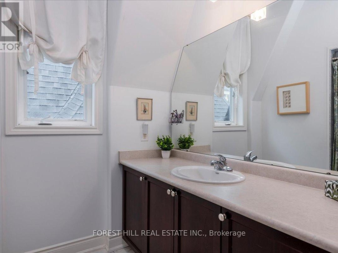 10 - 10 INVERMARA COURT, Lake Simcoe