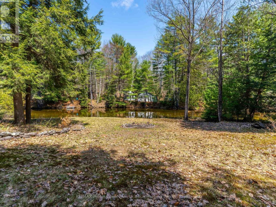 1065 Cloverleaf Road, Kennisis Lake