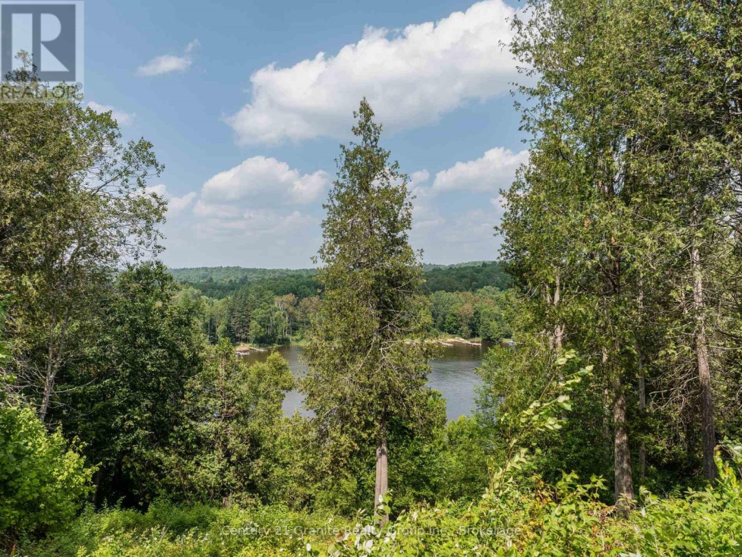 1059 DUNN ROAD, Haliburton Lake