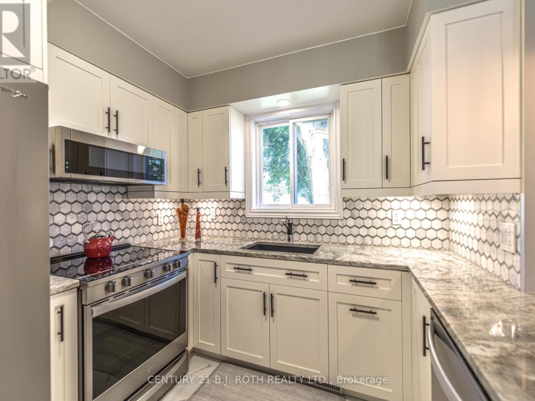 60 Simcoe Road, Lake Simcoe