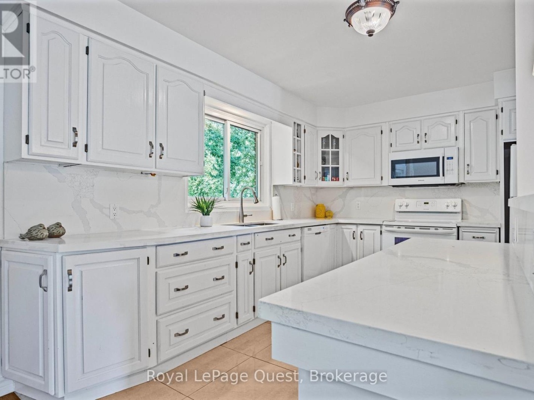 8 South Island Trail, Lake Simcoe