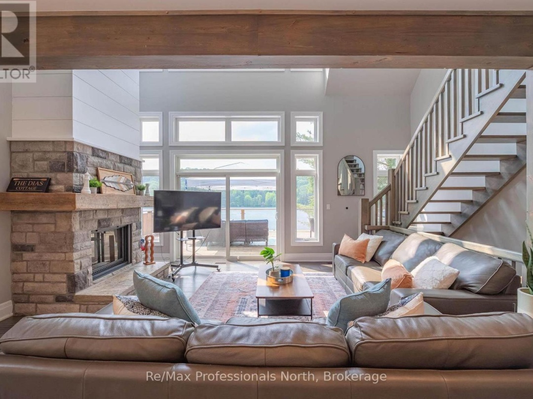 1024 ALBERT LANE E, Kawagama Lake