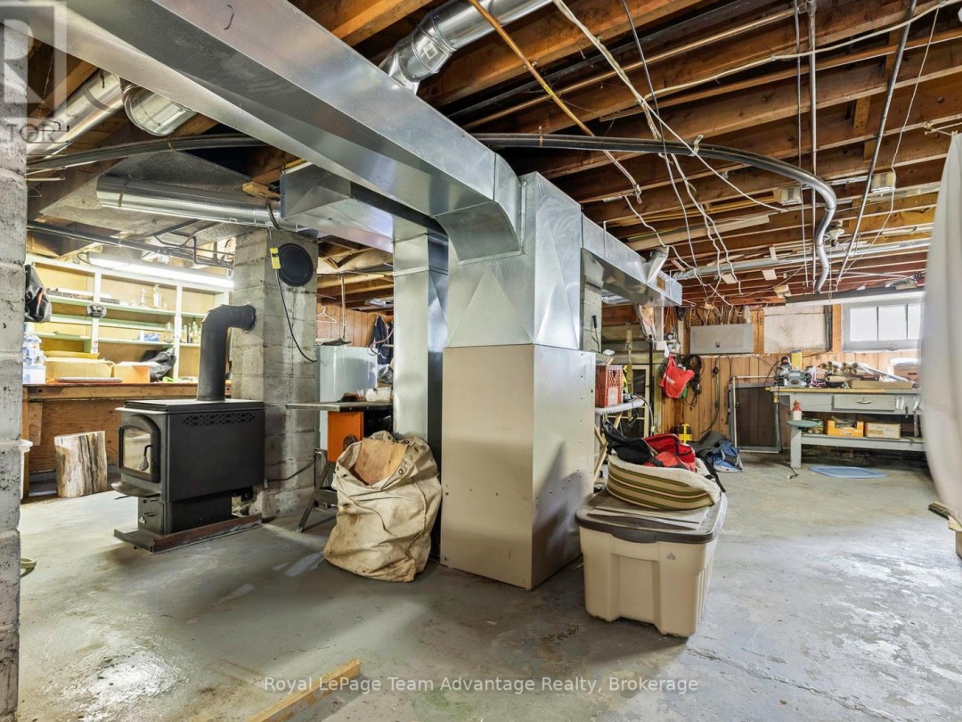 9 WOODS LANE, 